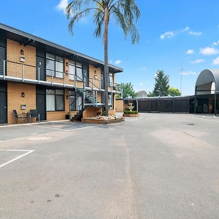 بينالا Avondel Motor Inn المظهر الخارجي الصورة