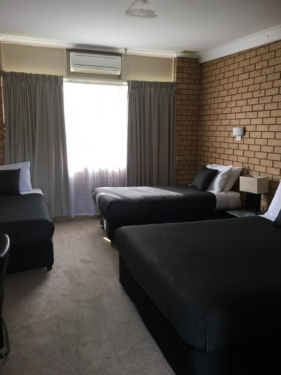 بينالا Avondel Motor Inn المظهر الخارجي الصورة
