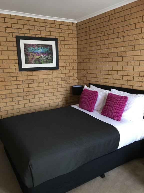 بينالا Avondel Motor Inn المظهر الخارجي الصورة